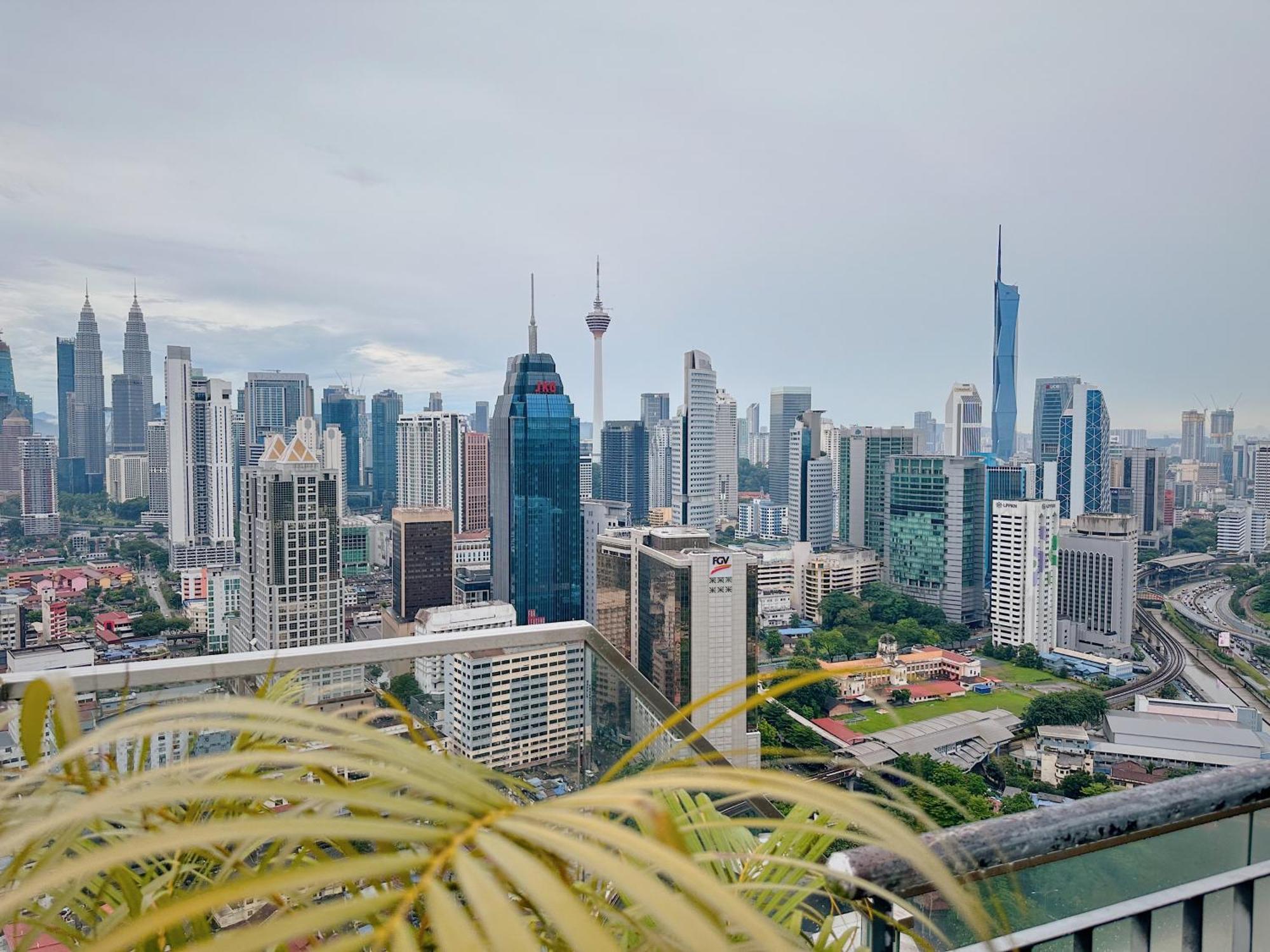 Modern Bauhaus Studio At Regalia Klcc Infinity Pool Kuala Lumpur Zewnętrze zdjęcie